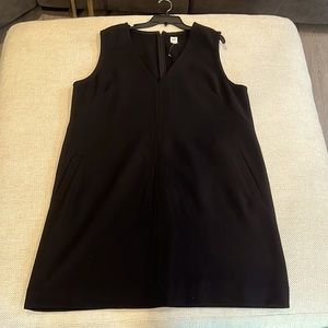Black GAP dress with pockets
